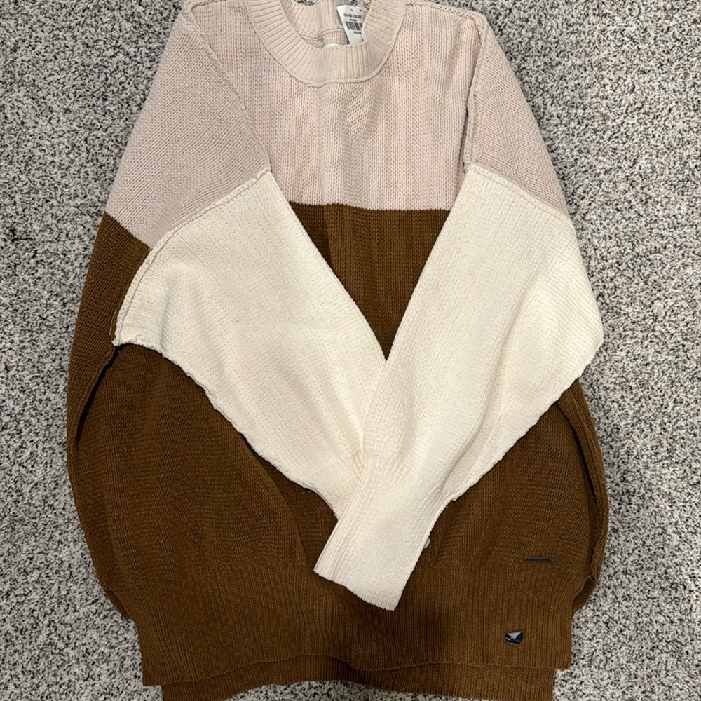 Women’s Abercrombie & Fitch Sweater